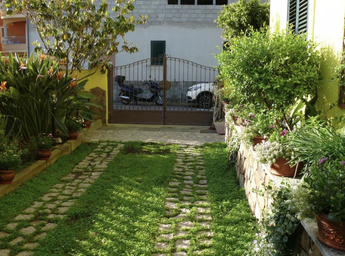 Lovely Flat In Northern Sardinia ヴァッレドーリア エクステリア 写真